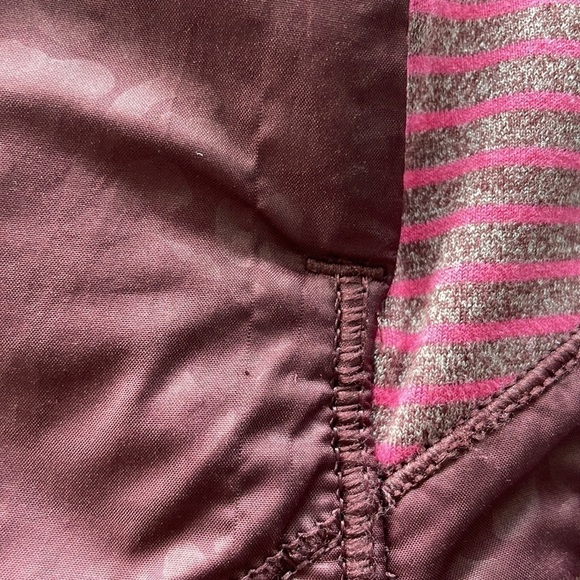 Sz6 Lululemon Rebel Runner Vest Petal Camo Embossed Bordeaux/hyper stripe VGUC - Picture 15 of 15